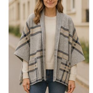 NWT LOFT M/L Women's Gray Black Plaid Shawl Poncho Wool Blend Open Front Pockets